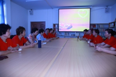 州图书馆迎来义工“梦虫虫”