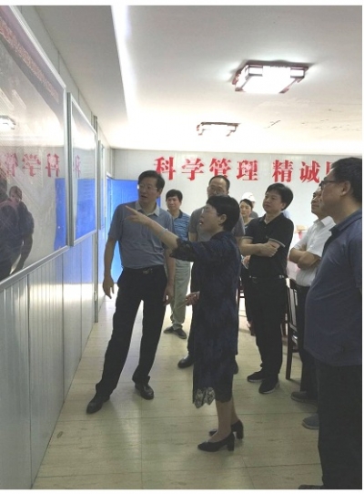 陈晓燕到州中心医院新区医疗中心项目建设工地调研