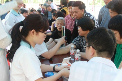 农工党恩施州委开展义诊 助力健康扶贫
