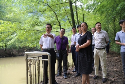 吕金施赴利川市、恩施市督办代表重点建议