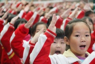 国歌法二审:鼓励奏唱表达爱国情感,侮辱国歌将追刑责