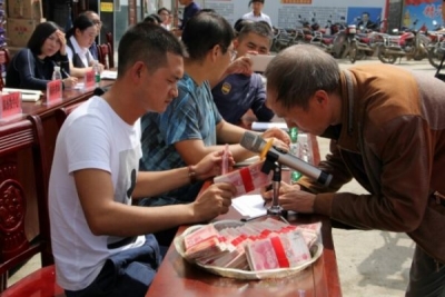 巴东：扶贫贷款入股 贫困户享分红