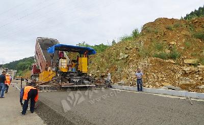 巴东绕城线部分路段开始路面施工　完成投资3.89亿元