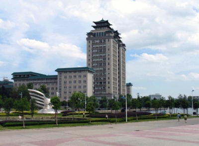 恩施州中青年干部培训班在中南民大开班