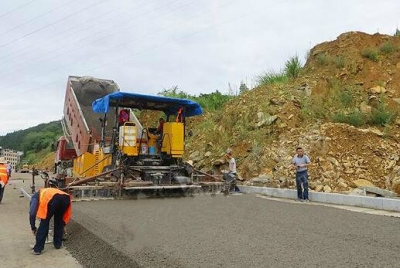 巴东绕城线部分路段开始路面施工 完成投资3.89亿元