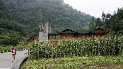 恩施州领导到咸丰县调研 强调以乡风文明建设助推精准扶贫