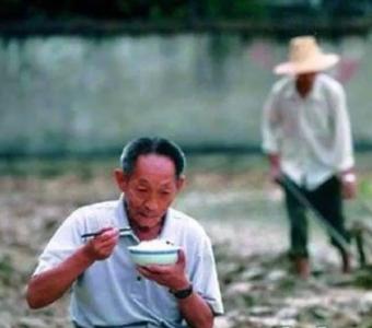 穿35元衣服 喂饱8亿人 这位87岁中国老人又创一项世界纪录