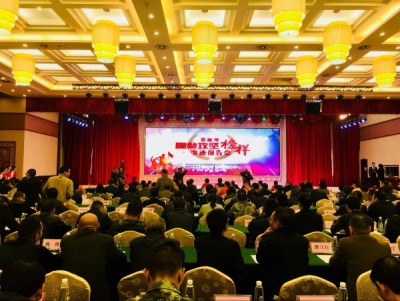 恩施州举行“脱贫攻坚榜样”事迹报告会
