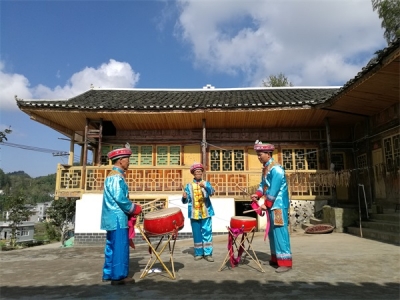 咸丰县丁寨乡湾田村：三棒鼓宣传十九大精神