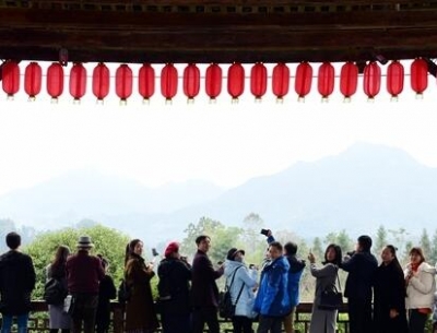 民宿体验“大咖”到恩施市体验民宿旅游