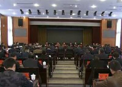 刘芳震：以党的十九大精神统领指导脱贫攻坚工作