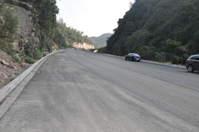 宣恩绕城公路和平大道项目建设顺利推进