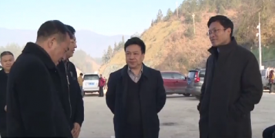 省交投集团总经理龙传华一行到恩施州调研