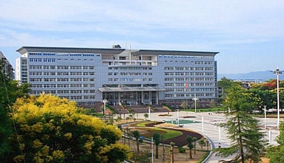视频 | 刘芳震到恩施职院调研并作形势政策报告 勇担新时代使命 谱写绚丽华章
