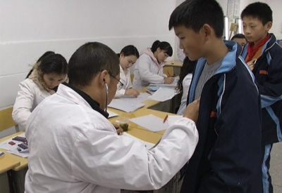 建始 | 高坪国际：积极组织学生体检 关注学生身体健康