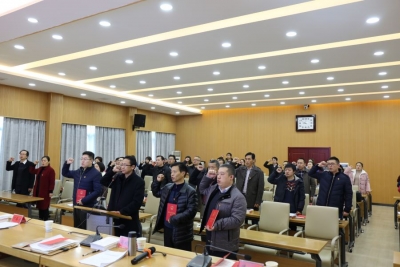 开展“三学”活动　弘扬宪法精神 ——恩施州人社局机关党支部扎实开展12月支部主题党日活动