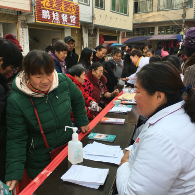 恩施电视台联合亚菲亚妇产医院开展寒冬送温暖公益活动
