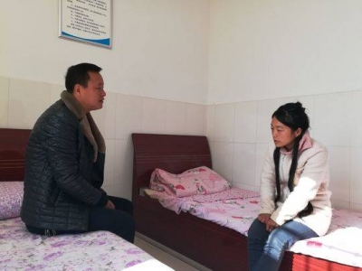 只记得家在恩施的少女流浪西昌街头 有认识她的请联系救助站