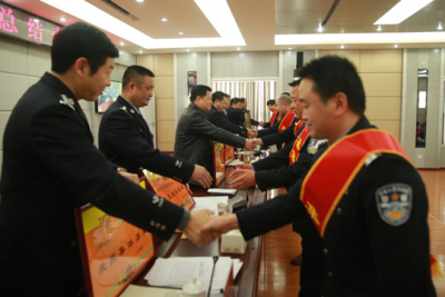 视频 | 恩施州公安局召开全州公安工作总结表彰大会
