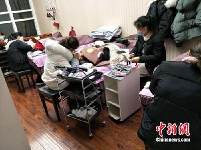 春节期间美甲美发店排长队 折射国人生活精致