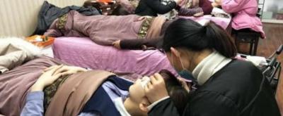 春节期间美甲美发店排长队 折射国人生活精致