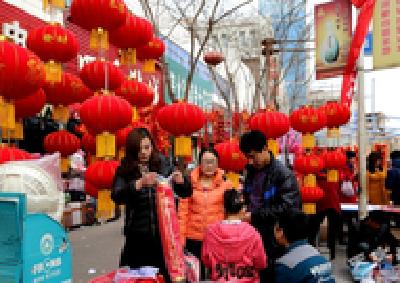 利川市集中销毁货值30万元假劣食品药品 