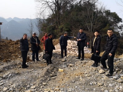 恩施州政协副主席向宏贵到建始县景阳镇福利院和偏坦村开展春节慰问工作