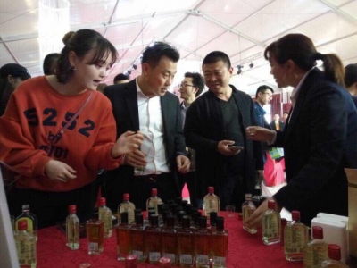 全国近百家企业到建始参加富硒特色农产品对接会