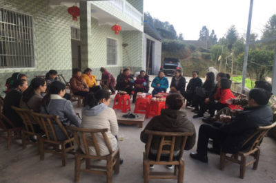弘扬传统美德 助推精准扶贫 州委办公室开展庆“三八”主题实践活动