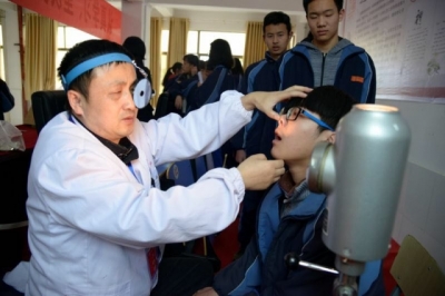 来凤：高考体检进行时 为学子保驾护航