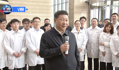习近平在武汉烽火科技集团：科技攻关要摒弃幻想靠自己