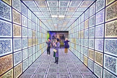 回应时代之问的中国答案 