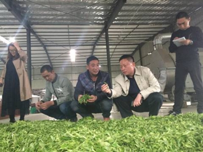 心系贫困村 全力解难题----州财政局局长黄敏驻村纪实 