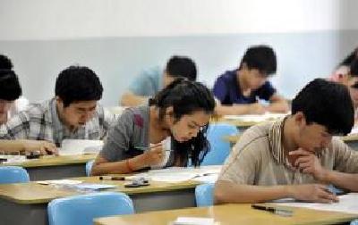 3.6万人赶考武汉事业单位招聘笔试 医卫岗难招人