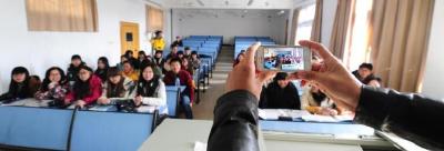 逃课学生的末日！即时扫码、定位 “点名神器” 花样百出