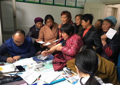请专家进村周末义诊，送患者进城免费治疗——利川花坪村“尖刀班”组织开展第五次送医上门活动