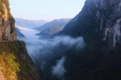 鹤峰：雕岩的早晨
