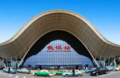 五一假期首日武汉站客流超春运 发送旅客12万人次