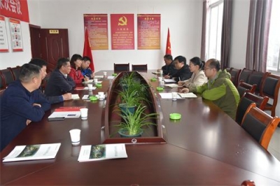 湖北省农科院副院长邵华斌到恩施检查指导蔬菜产业发展