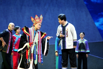 恩施州：千名干部职工观看本土南剧《初心》接受廉政教育熏陶