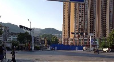 宣恩：城区主干道贡水大桥实行交通管制 过往车辆请绕行