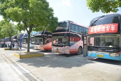 【纪检人镜头】咸丰县：沉梦昂志战高考  千人场外齐助力