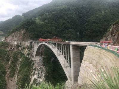 南渡江特大桥主线全部贯通 南鹤线或7月中旬全线顺利通车