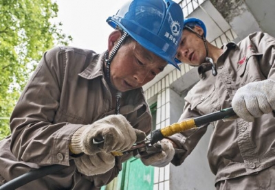 鹤峰县供电公司为高考学子保电护航