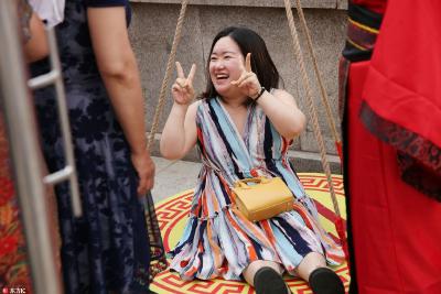 够61.8公斤就是最美唐妞!景点称体重换门票