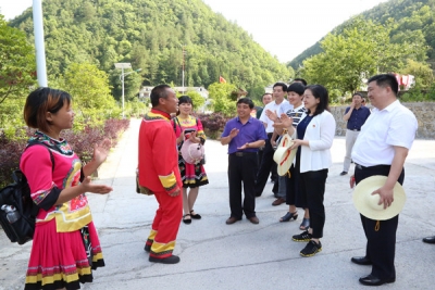李莹调研督导我州党风廉政建设宣传教育工作