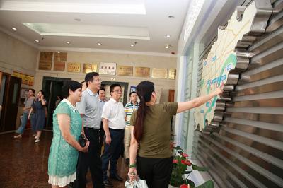 恩施州中心医院院长李拓一行到杭州市第一人民医院访问