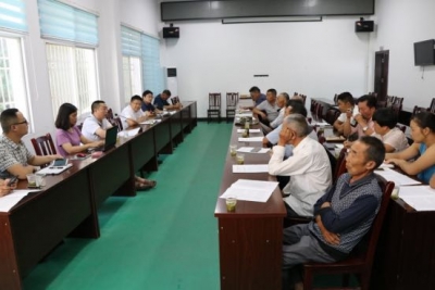 宣恩：落实“律师三进” 法律顾问直接参与接访化解矛盾纠纷  