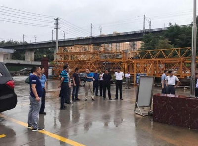 黄冈市人大一行到恩施考察棚改工作