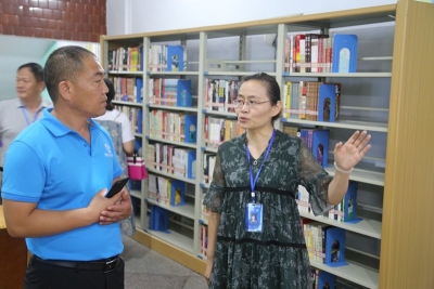 各地专家到恩施州图书馆传经送宝